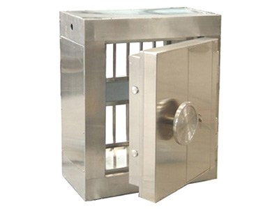 ��������T